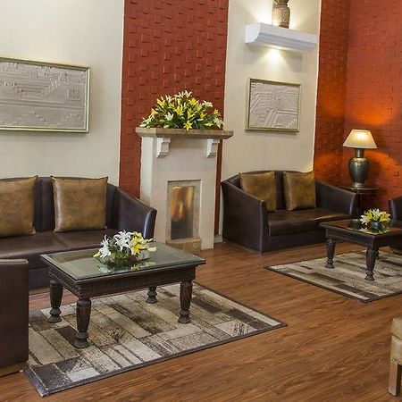 Country Inn Ahmedabad Extérieur photo